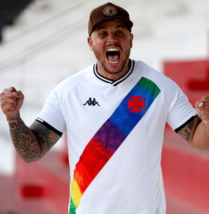 vasco camiseta arco-íris gay