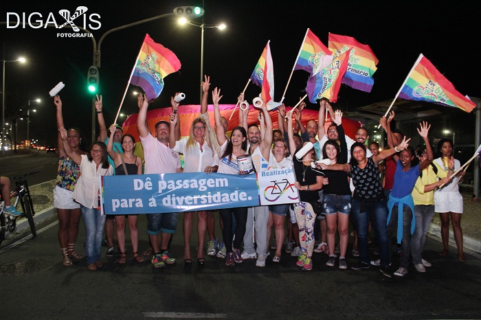 Jardim de Alah, na Pituba, em Salvador, ganhou faixa de pedestres arco-íris para chamar atenção contra violência a LGBT