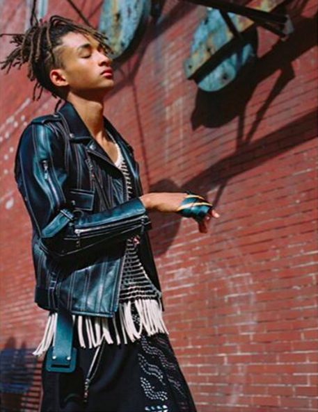 Jaden Smith posa com saia para campanha feminina da Louis Vuitton