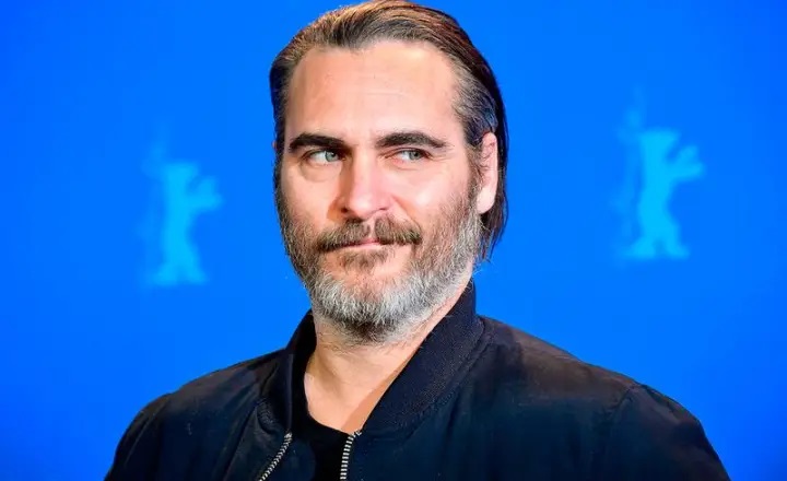 Joaquin Phoenix teve medo de cenas de sexo gay