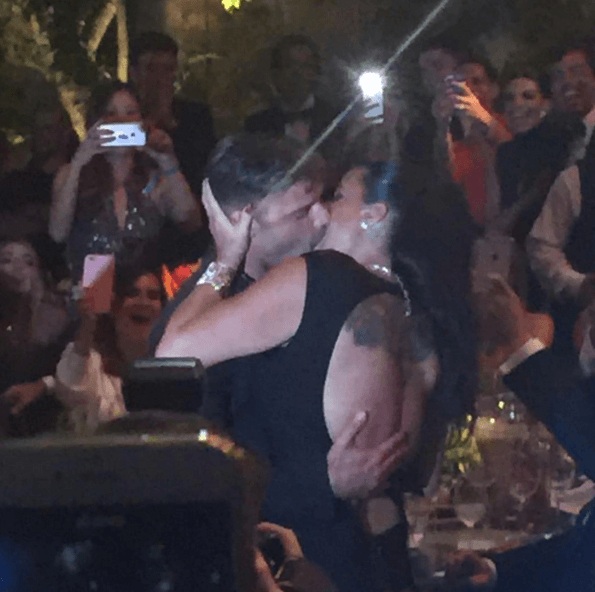 Ricky Martin e beijo em Ana Paola Diniz na amfAR em São Paulo