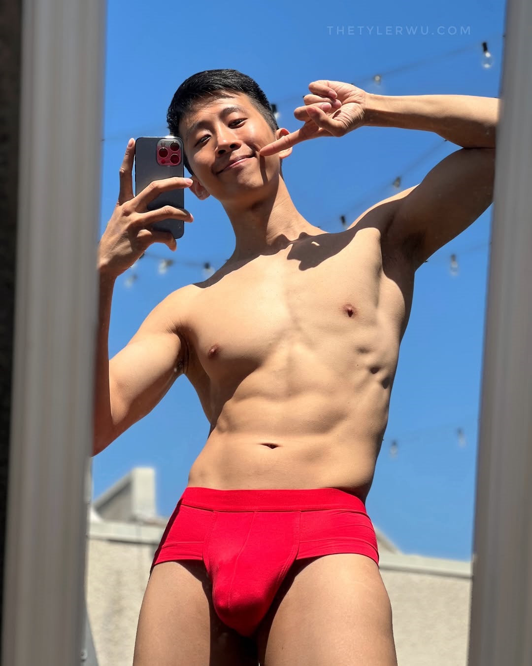 Atores pornôs mais buscados em 2024 no Pornhub gay: Tyler Wu